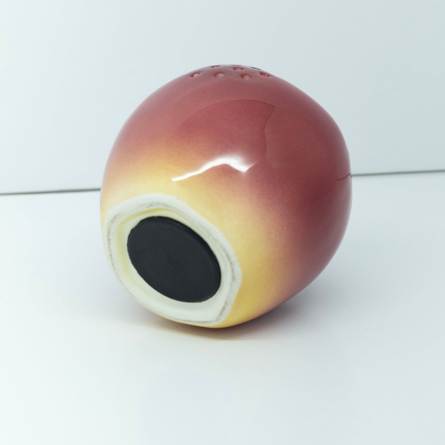 Vintage Apple Laundry Shaker