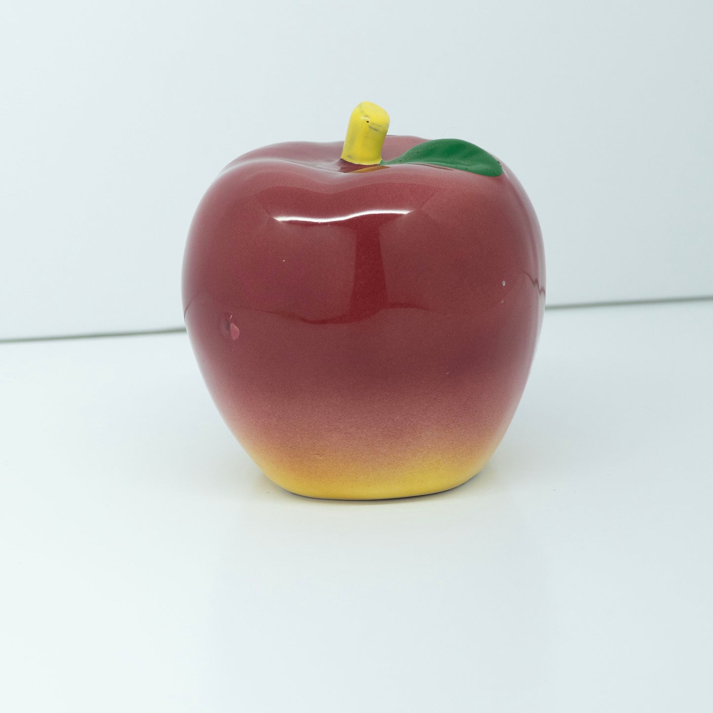 Vintage Apple Laundry Shaker