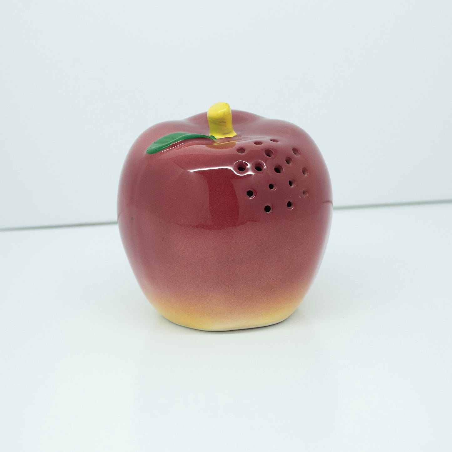 Vintage Apple Laundry Shaker